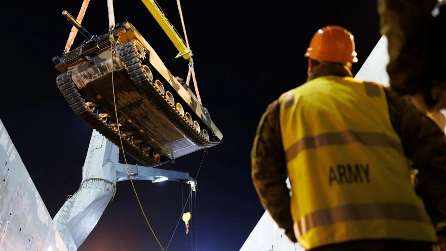 Australia đã vận chuyển xe tăng Abrams đến Ukraine