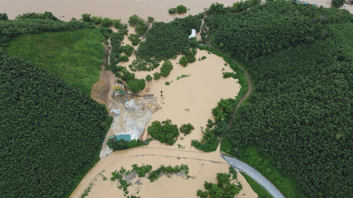 Trẻ em được hướng dẫn sử dụng Internet an toàn tại thư viện tỉnh Biển nước mênh mông chia cắt quốc lộ 7