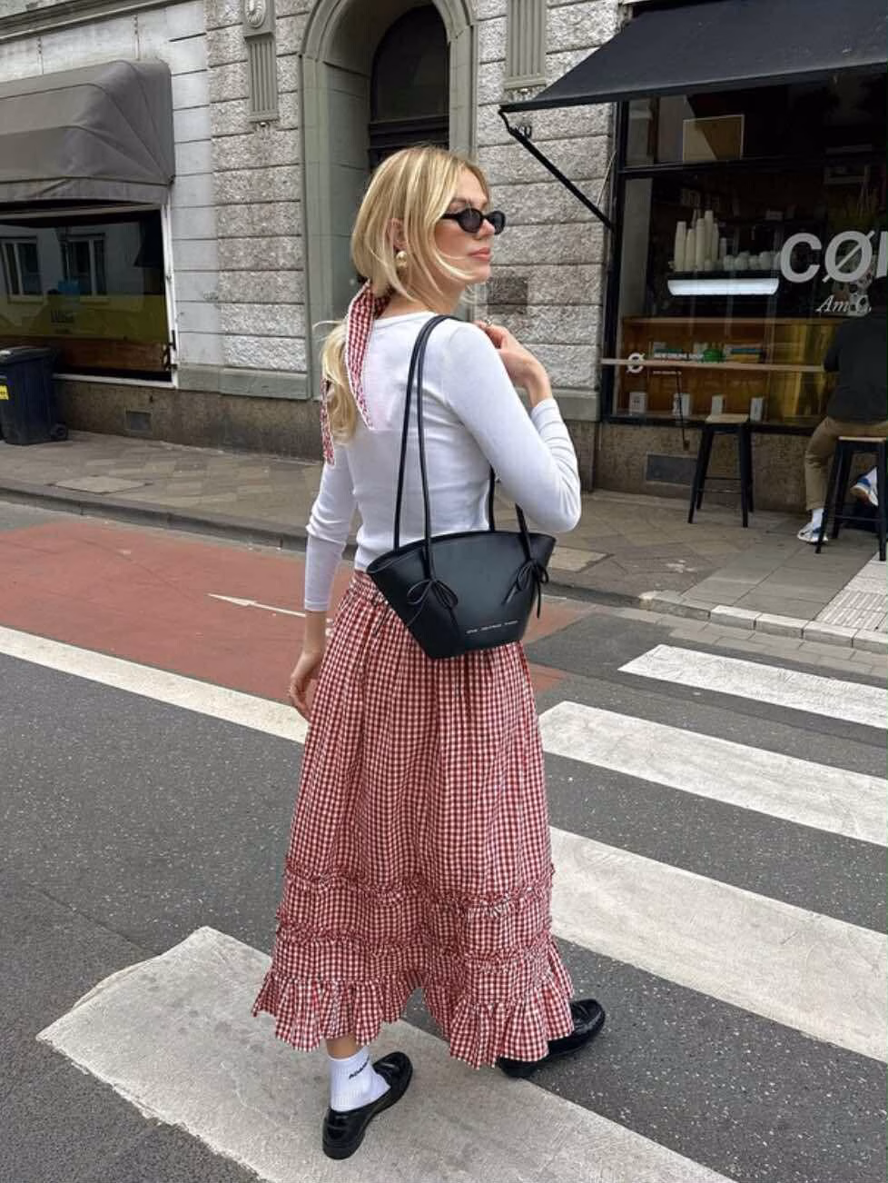 5 món đồ rẻ bèo amp;#34;chân áiamp;#34; giúp chị em mặc đẹp cả năm, không lo lỗi mốt - 6