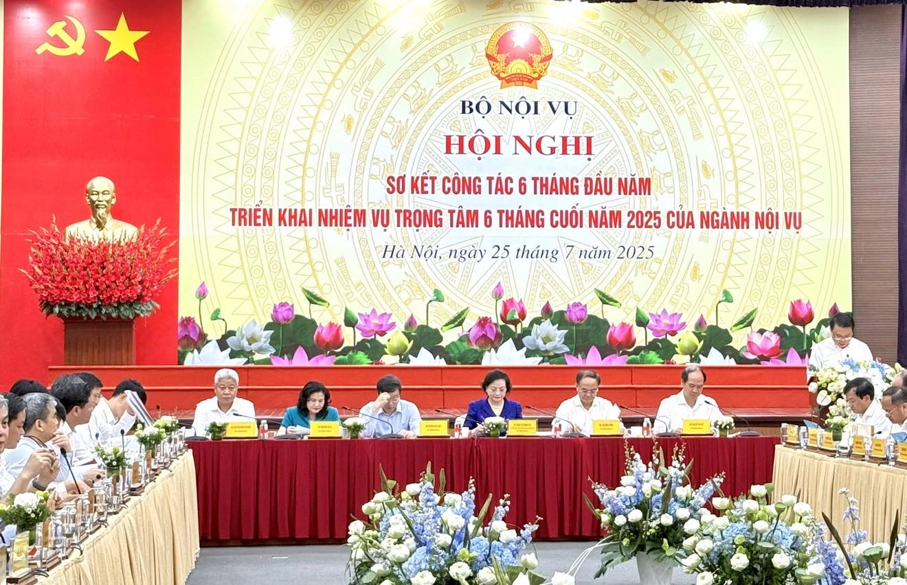 Hội nghị sơ kết công tác 6 tháng của Bộ Nội vụ