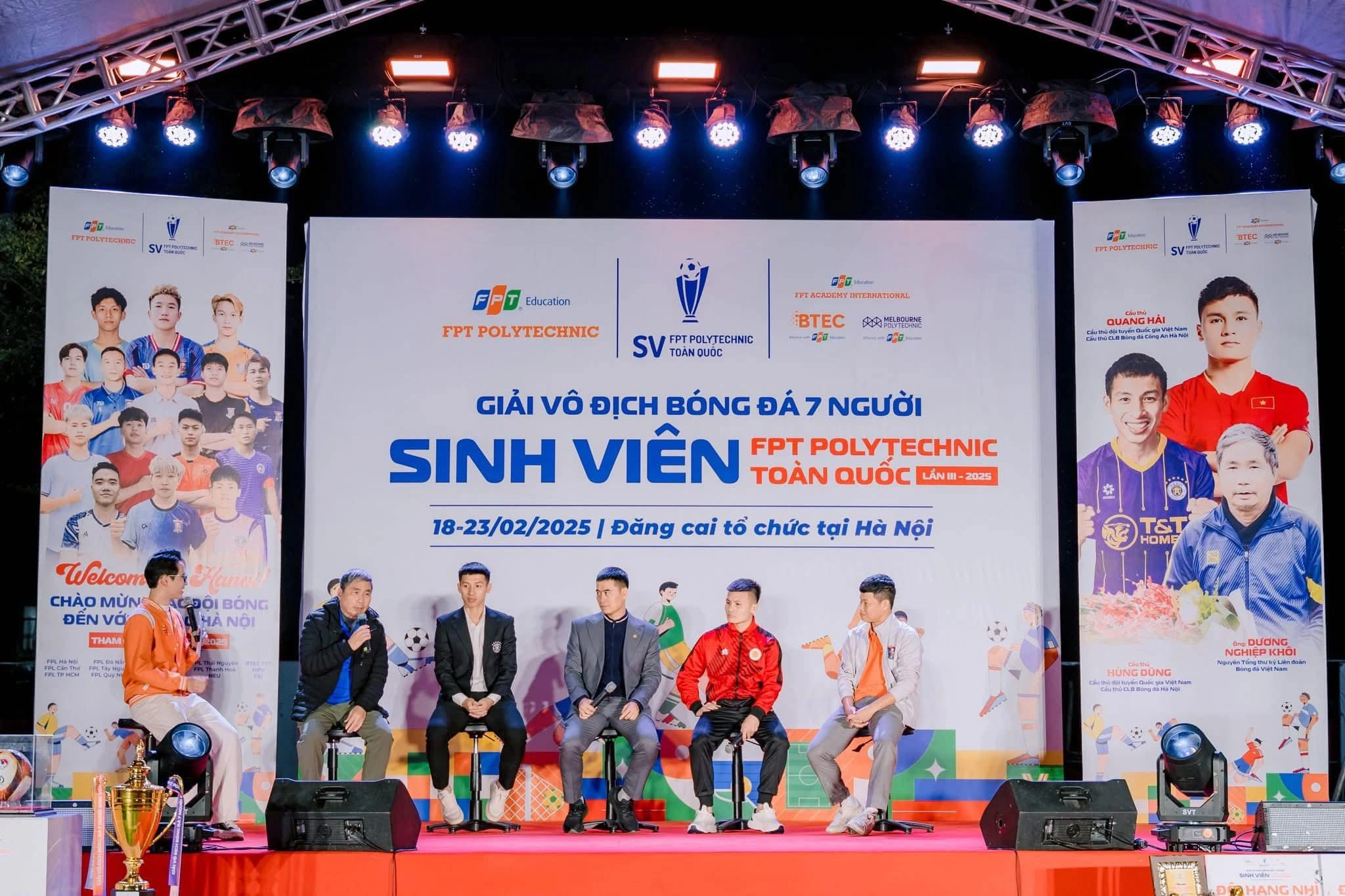 Đông Triều trong buổi giao lưu giải vô địch bóng đá 7 người sinh viên FPT Polytechnic toàn quốc