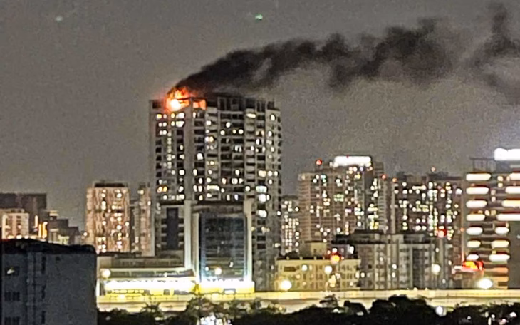 Cháy tại khu đô thị Ciputra: Cảnh sát nhanh chóng khống chế, không gây thiệt hại về người Cháy căn hộ trong chung cư E1 Ciputra, 47 người thoát nạn - Ảnh 2.