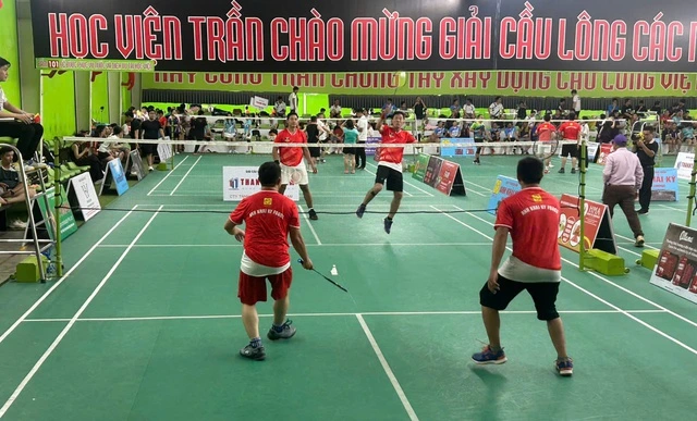 Giải cầu lông AKK mở rộng 2025 đã diễn ra trong không khí hào hứng, sôi nổi với nhiều trận cầu hấp dẫn, kịch tính, rượt đuổi điểm số nghẹt thở