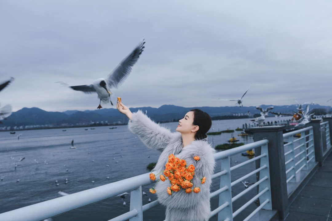 Cô thừa nhận mình cần một người đàn ông đồng hành – không chỉ để phụ giúp công việc mà còn để chia sẻ những cảm xúc đời thường.