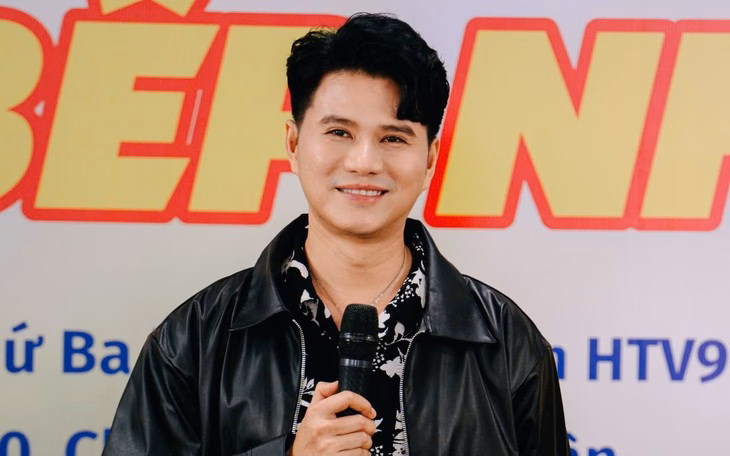 Ca sĩ Kyo York hát không thấy khó bằng nấu món Việt - Ảnh 2.