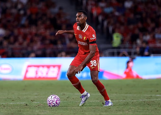 Tài năng trẻ Ngumoha thi đấu khá ấn tượng