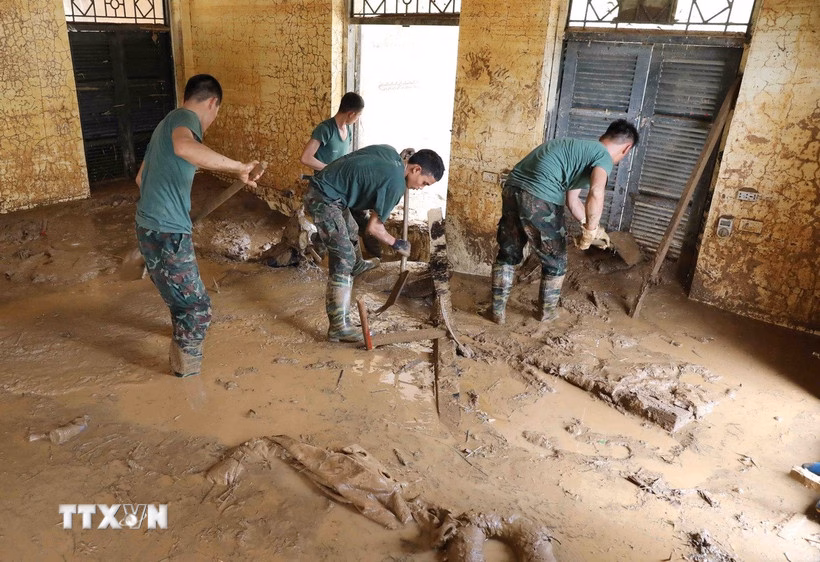 Lương giáo viên được xếp cao nhất, tạo động lực cho sự nghiệp giáo dục Thủ tướng: Khắc phục hậu quả thiên tai, đảm bảo điều kiện học tập cho học sinh