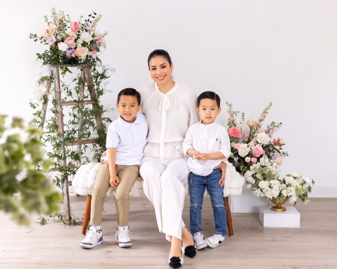 Phạm Hương tiết lộ cuộc sống thường nhật ở Mỹ cùng gia đình nhỏ Nàng hậu yêu công việc ở tiệm hoa. Ảnh: Nhân vật cung cấp.