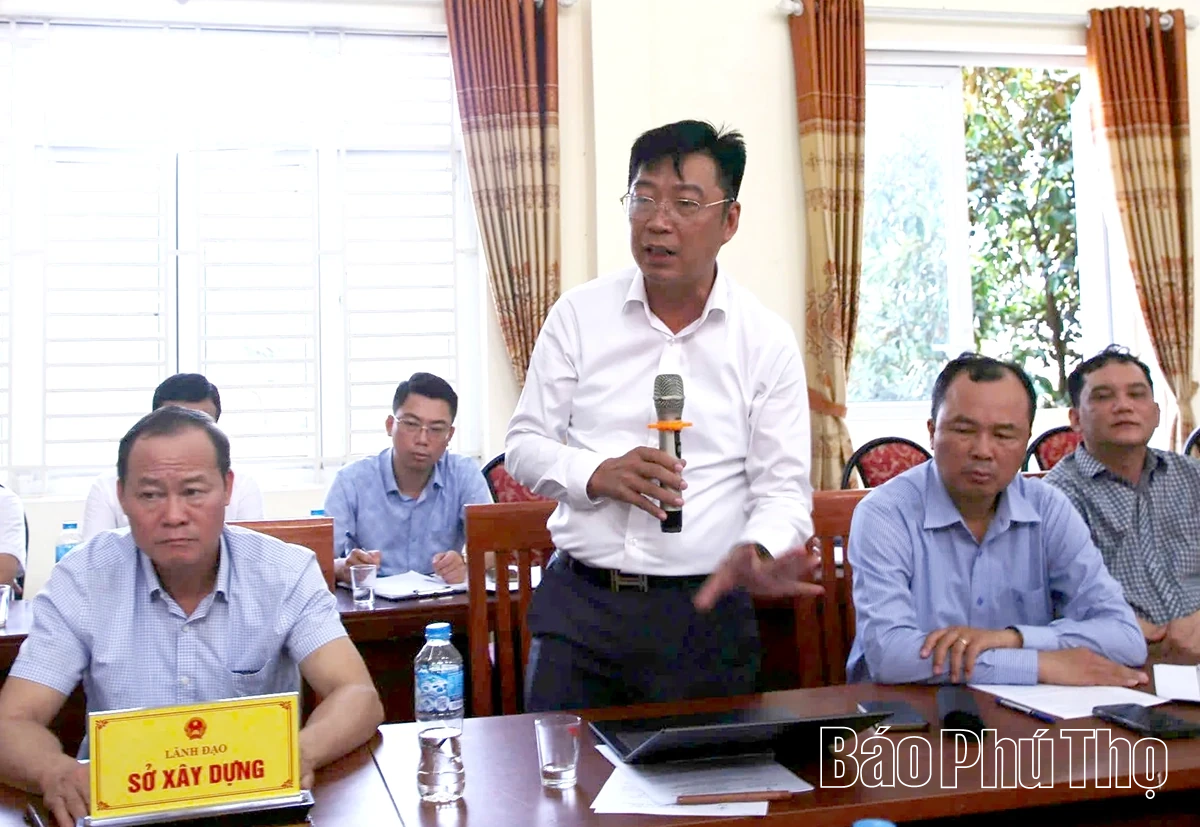 Đại diện Trung tâm phát triển quỹ đất phát biểu.