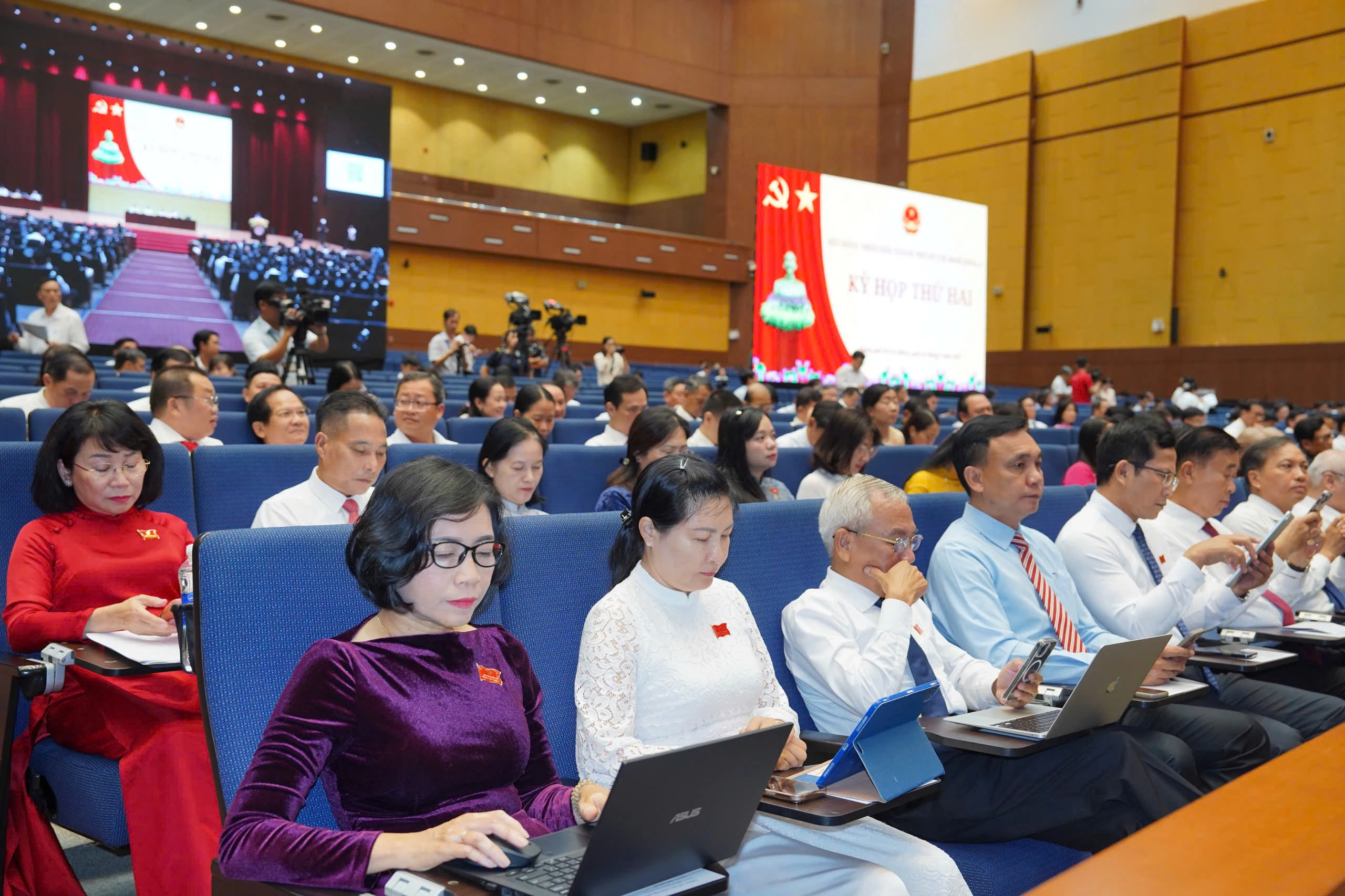 Sở An toàn thực phẩm TP HCM có chức năng gì? Đại biểu dự kỳ họp thứ 2, HĐND TP.HCM tổ chức tại phường Bình Dương