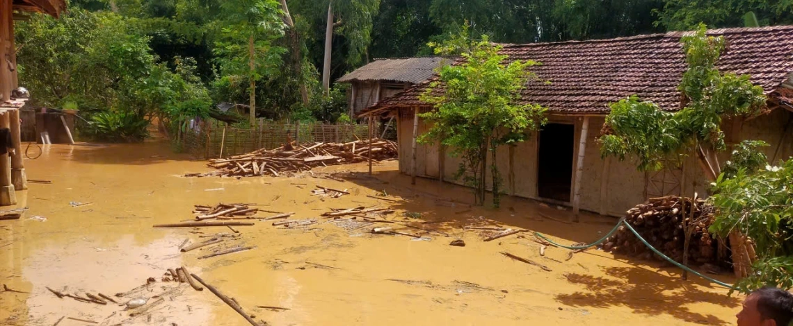 Nước lũ lên nhanh, nhiều xã dọc sông Mã, tỉnh Sơn La phải di dời dân khẩn cấp