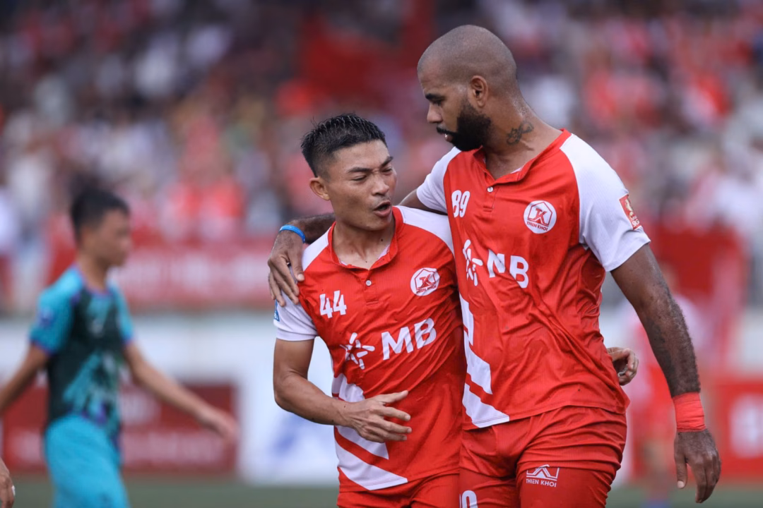 (Xuân Du và Claudecir toả sáng đưa Thiên Khôi FC đi tới trận chung kết)