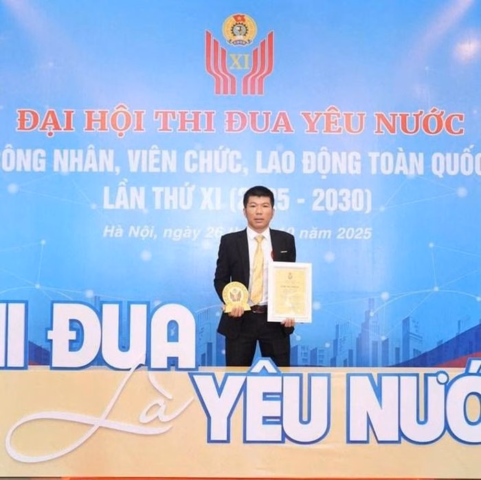 Chu Anh T&uacute; tại đại hội thi đua c&ocirc;ng đo&agrave;n