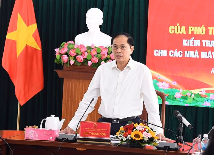 Ph&oacute; Thủ tướng nhấn mạnh tầm quan trọng của giải ph&oacute;ng mặt bằng