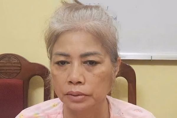 Hiệu trưởng một trường ở Thanh Hóa bị khởi tố vì liên quan sửa điểm thi Triet pha duong day ma tuy do doi tuong dang dieu tri tam than cam dau hinh anh