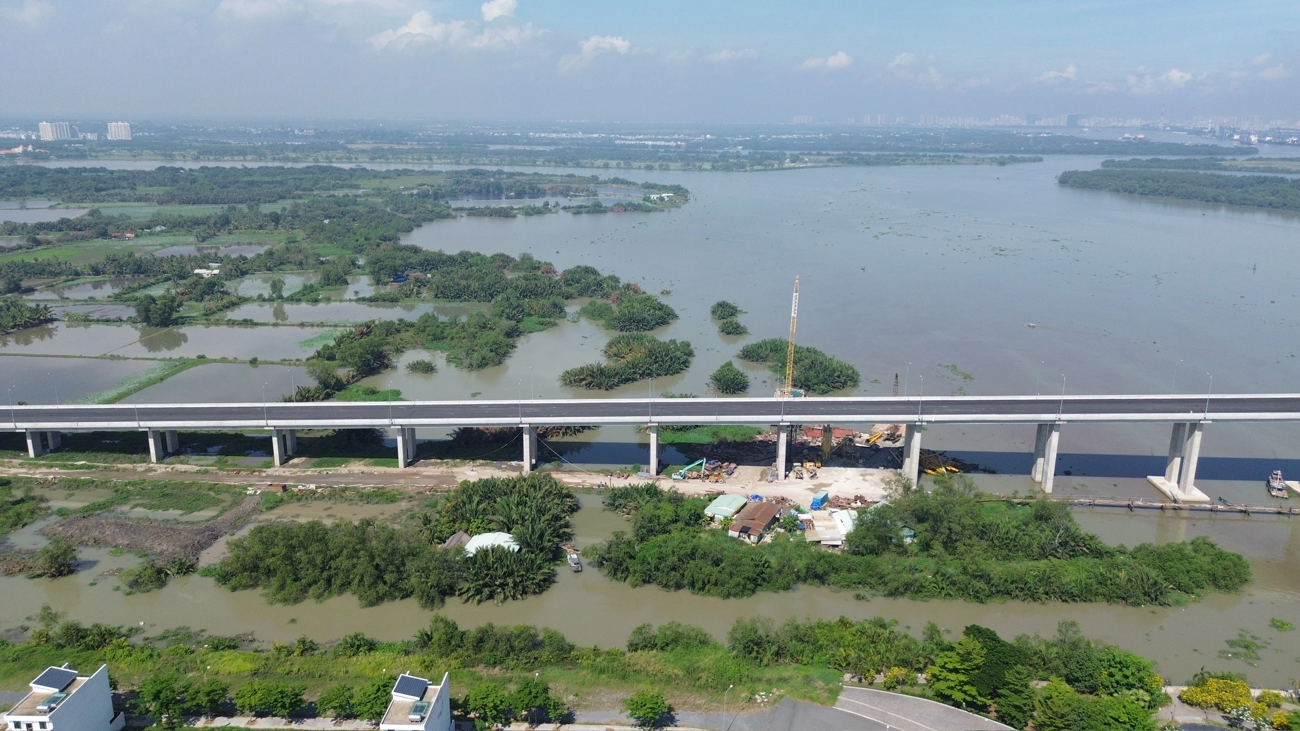 TP HCM sắp khánh thành nút giao cao tốc kết nối Đồng Nai Cầu Nhơn Trạch dài 2,6km nối TP.HCM với Đồng Nai, mở ra hướng kết nối mới giữa TP.HCM với vùng Đông Nam bộ