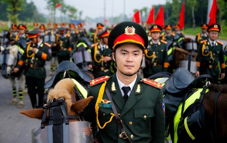 Theo chân Cảnh sát cơ động Kỵ binh luyện tập cho Quốc khánh 2/9: Một buổi huấn luyện có gì đặc biệt?
