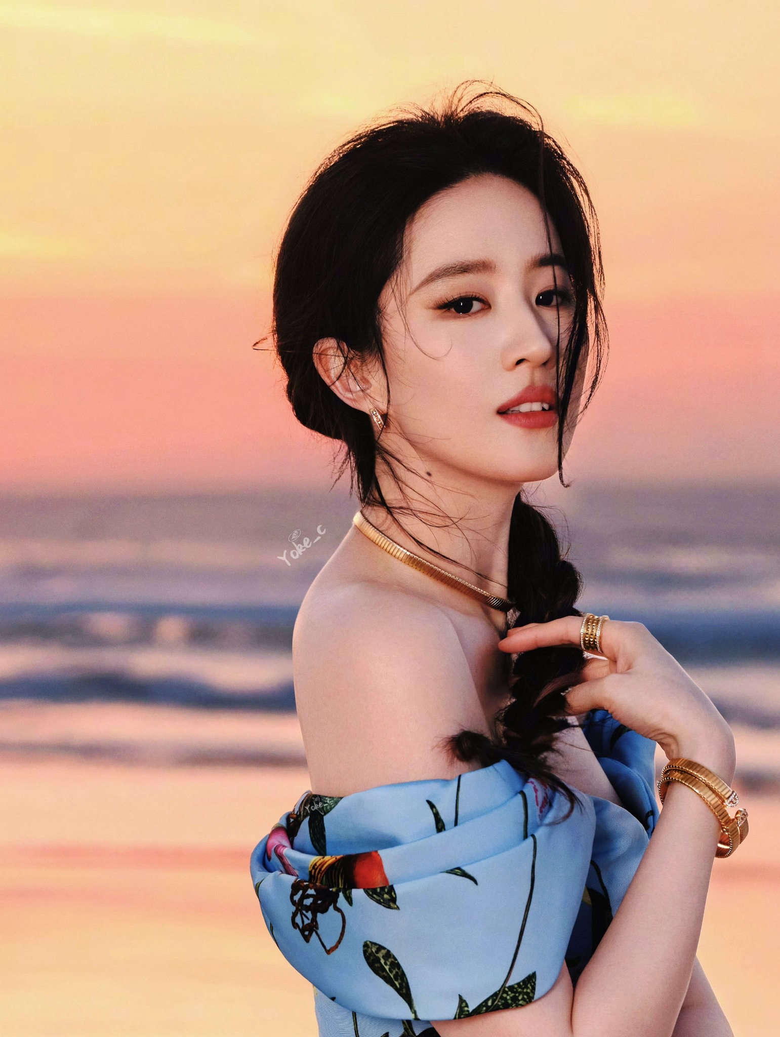 Lưu Diệc Phi dính scandal Photoshop và thái độ kém Thái độ hành xử thiếu chuyên nghiệp của Lưu Diệc Phi sau khi trượt giải Thị hậu Bạch Ngọc Lan 2025 khiến cô mất điểm trầm trọng