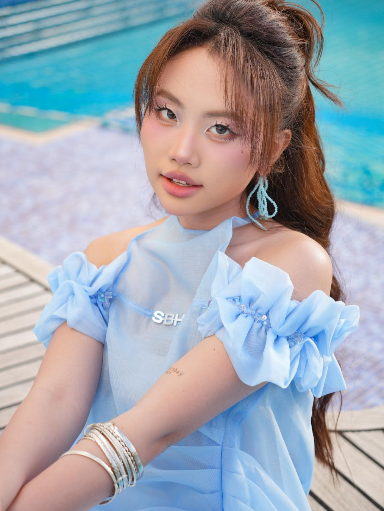 Phương Mỹ Chi: Tự tin vượt qua ám ảnh ngoại hình Giọng ca Bóng phù hoa duy trì chế độ ăn uống lành mạnh, tập thể thao thường xuyên, từ đó có thay đổi tích cực về hình thể lẫn lối sống, suy nghĩ.