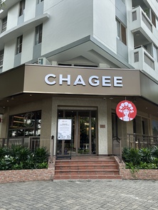 Phương Mỹ Chi: Tự tin vượt qua ám ảnh ngoại hình Cận cảnh cửa hàng Chagee Việt Nam bất chấp dư luận, số phận mặt bằng vàng ở phố đi bộ ra sao?