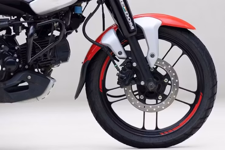 “Bajaj ra mắt xe máy chạy CNG đầu tiên thế giới” Xe máy chạy khí nén thiên nhiên đầu tiên thế giới có gì đặc biệt? - 4