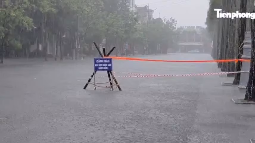 Bão số 3 đổ bộ, nhiều nơi ngập nặng, hàng trăm hộ dân bị cô lập