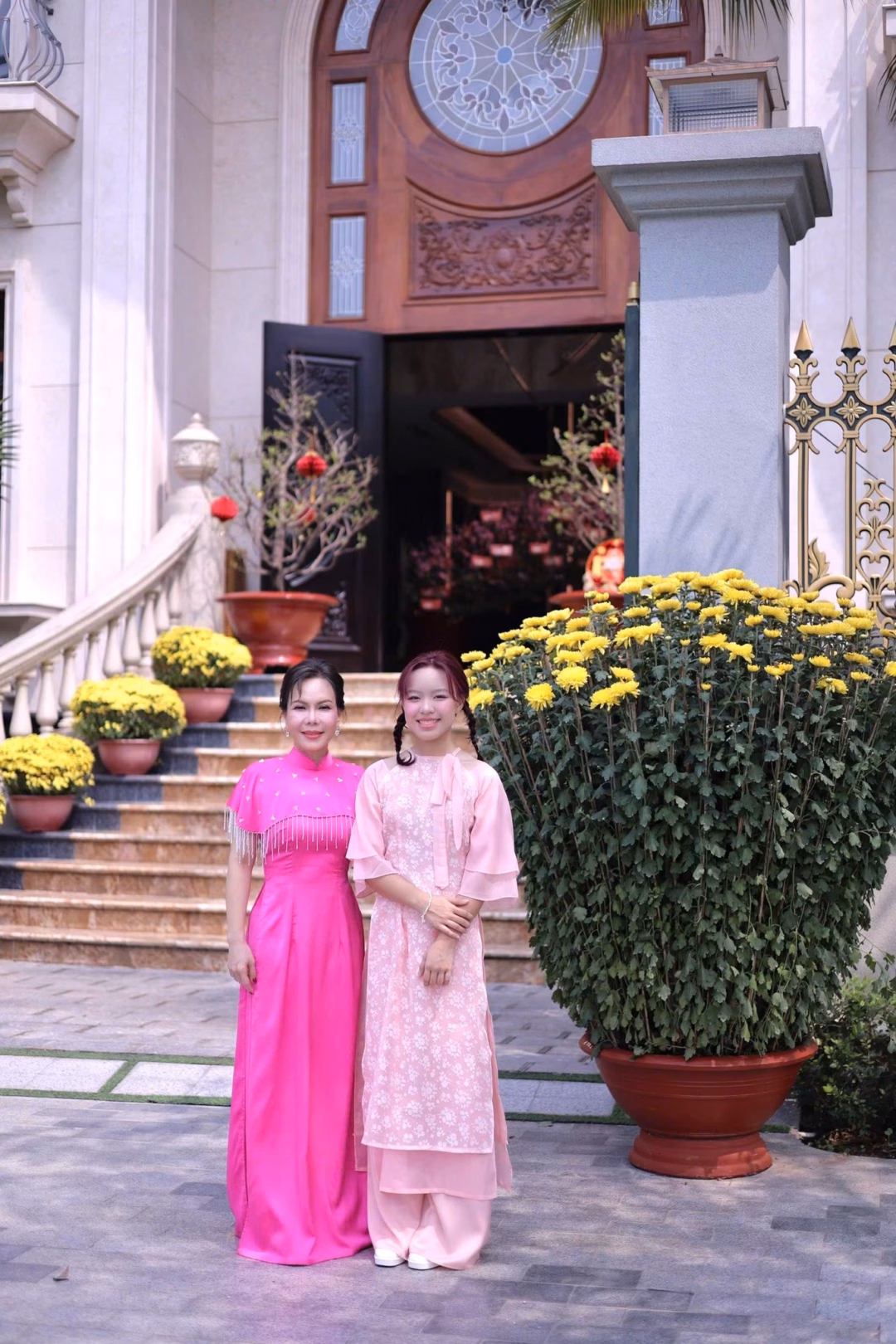 Con gái nghệ sĩ Việt Hương có thành tích học tập ấn tượng ở Mỹ Ái nữ ít lộ diện của diễn viên hài Việt Hương: 16 tuổi cao vượt trội mẹ, không chỉ học giỏi mà còn rất xinh xắn- Ảnh 3.