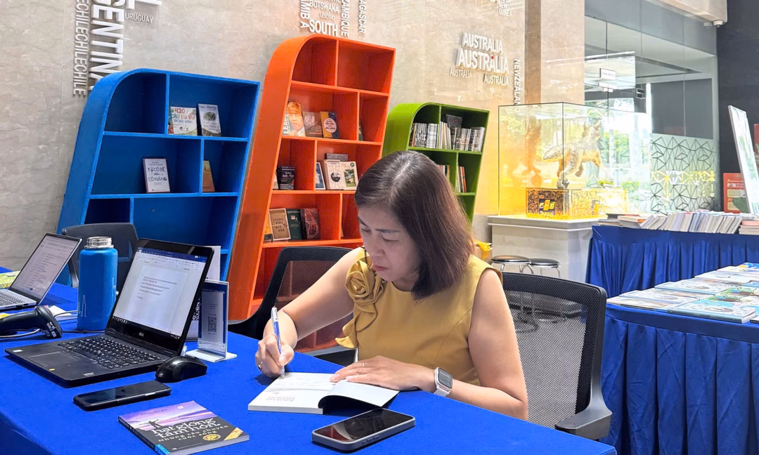 FPT khởi động chương trình Sách Hy vọng trao tặng 10.000 cuốn sách cho học sinh Hope School Các trạm sách của chương trình được đặt tại Hà Nội (4 điểm), TP HCM (2 điểm), Đà Nẵng (1 điểm), Huế, Gia Lai (FPT Quy Nhơn).