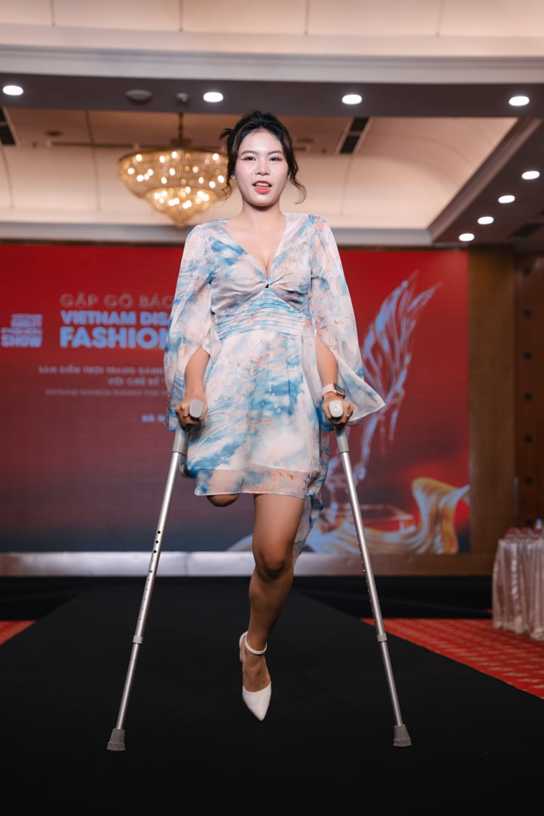 Hà Trúc Linh và Nguyễn Sơn Lâm làm đại sứ chương trình thời trang người khuyết tật Hoa hậu Hà Trúc Linh làm đại sứ chương trình thời trang dành cho người khuyết tật- Ảnh 1.