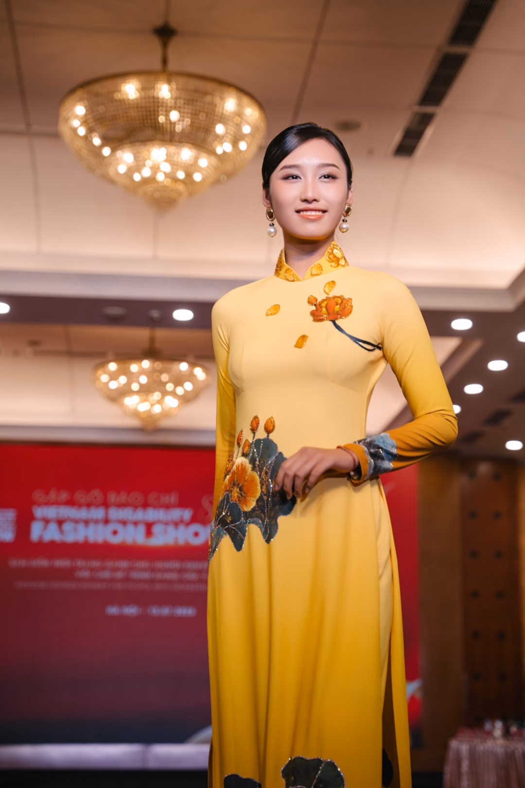 Hà Trúc Linh và Nguyễn Sơn Lâm làm đại sứ chương trình thời trang người khuyết tật Hoa hậu Hà Trúc Linh làm đại sứ chương trình thời trang dành cho người khuyết tật- Ảnh 2.