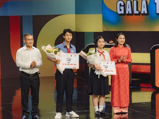 Học sinh Sài Gòn hào hứng với cuộc thi tiết kiệm điện EVNHCMC và HTV tổng kết và trao giải Gameshow truyền hình Kilowatt? mùa 2 năm 2025- Ảnh 2.