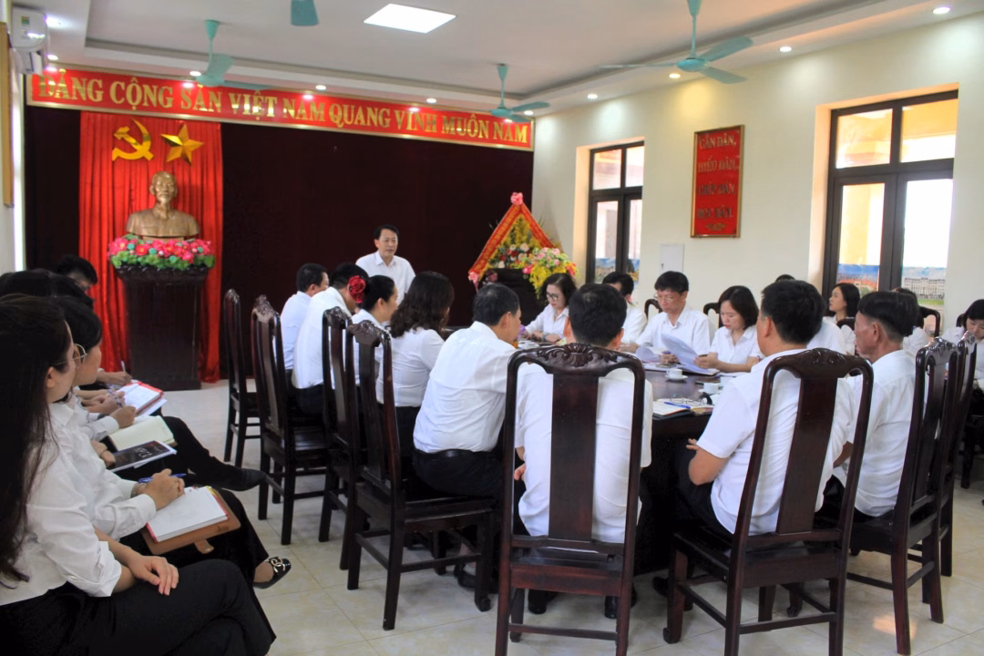 Quang cảnh buổi làm việc. Ảnh Nguyễn Sự