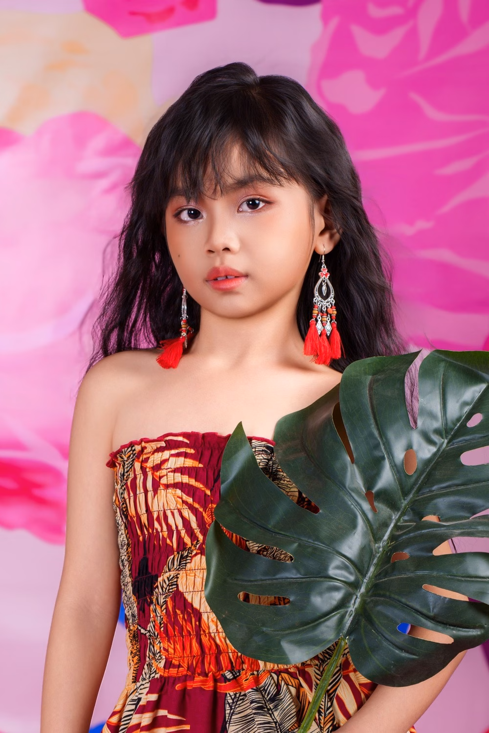 Người mẫu nhí Trúc Hà gây ấn tượng với bộ ảnh mùa hè sôi động