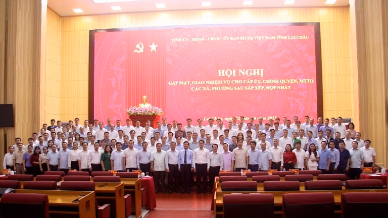 Quế Ngọc Hải rời B.Bình Dương để gia nhập HAGL vì bầu Đức, bản hợp đồng kỷ lục của Arsenal Lai Châu giao nhiệm vụ cho 38 xã, phường mới, sẵn sàng vận hành mô hình chính quyền 2 cấp
