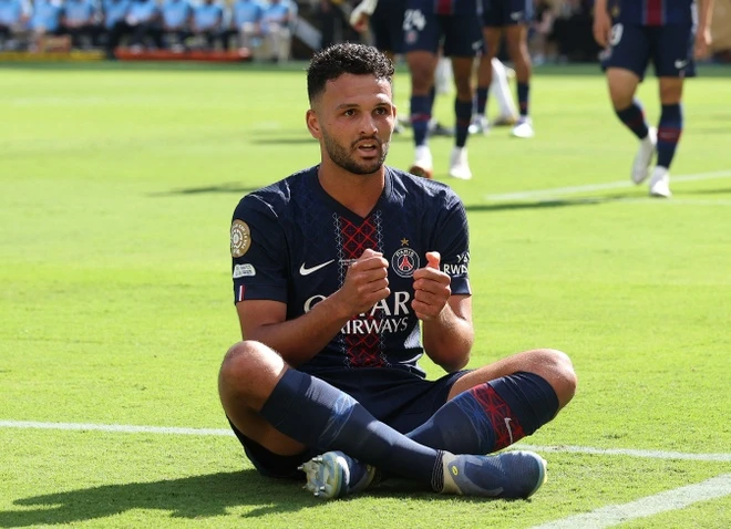 Real Madrid sẵn sàng bán Vinicius Junior cho đội khác PSG nhấn chìm Real Madrid Rạng sáng 10/7, PSG thắng Real 4-0 để giành vé vào chung kết FIFA Club World Cup gặp Chelsea.