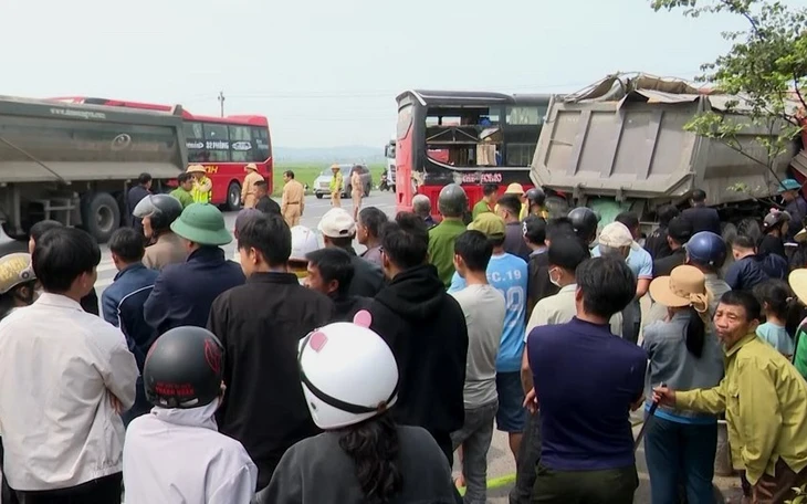Tài xế say xỉn đâm ôtô vào nhà dân, hứa đền bù rồi… “quay mặt bỏ chạy” Ô tô lao thẳng vào nhà dân rồi 'biến mất', chủ nhà tố lật lọng sau thỏa thuận đền bù - Ảnh 2.