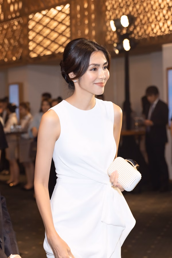 Tăng Thanh Hà – Ngọc nữ màn ảnh Việt thăng hạng sau 1 thập kỷ, cuộc sống hiện tại ra sao? Tăng Thanh Hà luôn là "top 1" ở những sự kiện mà cô hiếm hoi góp mặt