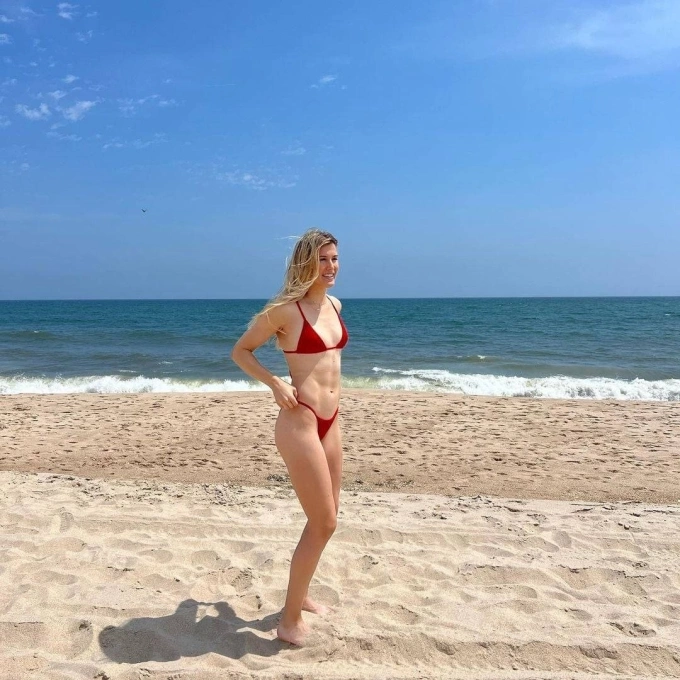 Tay vợt xinh đẹp Eugenie Bouchard tuyên bố giải nghệ Bouchard nổi tiếng với vóc dáng quyến rũ và từng làm người mẫu song song với sự nghiệp quần vợt. Ảnh: