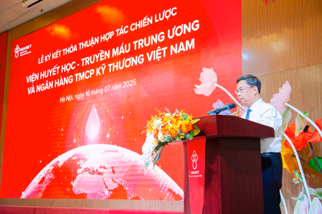 Techcombank hỗ trợ Viện Huyết học – Truyền máu Trung ương chuyển đổi số PGS.TS Nguyễn Hà Thanh, Viện trưởng Viện Huyết học – Truyền máu Trung ương phát biểu tại lễ ký kết