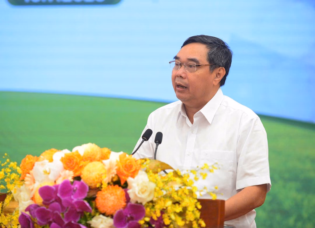 Thách thức trong phát triển kinh tế tuần hoàn ở nông nghiệp Ông Hà Văn Thắng, Chủ tịch Hội đồng Doanh nghiệp Nông nghiệp Việt Nam (VCAC), Chủ tịch HĐQT Công ty CP T&T 159 phát biểu tại Diễn đàn
