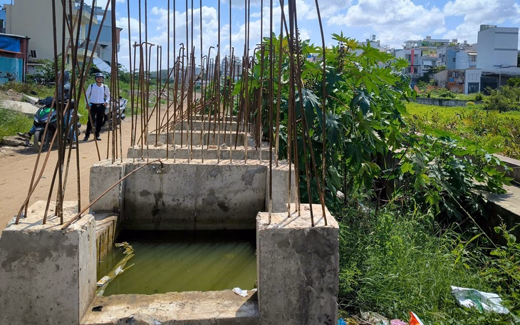 TP HCM siết chặt hợp đồng với nhà thầu dự án giao thông để tránh chậm tiến độ Sở Tài chính TP.HCM: Nhà thầu làm sai hợp đồng, chủ đầu tư có quyền chấm dứt và cấm thầu - Ảnh 2.