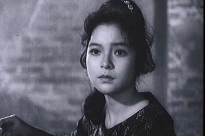 Bà đã xuất hiện trên màn ảnh từ khi còn ít tuổi.