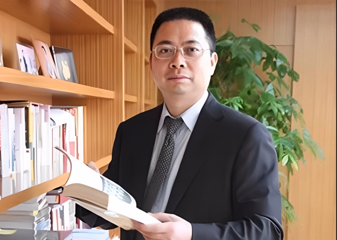 Từ rau đến riches: Câu chuyện tỷ phú bất động sản Trung Quốc Hào quang của thời “phát tài bằng vay nợ” nâng Diêu Chấn Hoa lên đỉnh cao, nhưng cũng chính mô hình đó kéo ông tụt dốc khi thị trường đảo chiều. Ảnh: Baidu