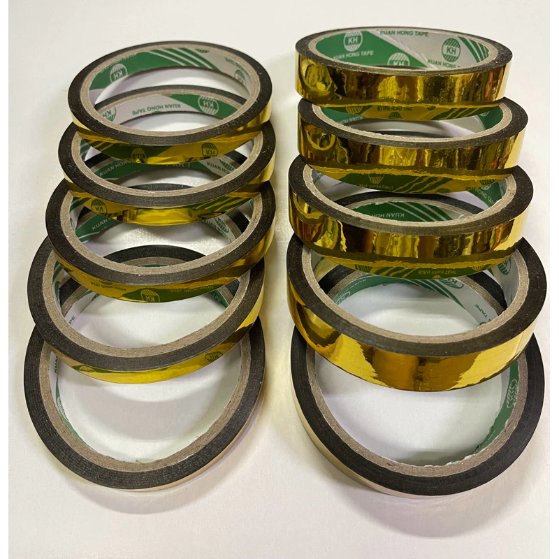 Làm thế nào để dùng băng keo vàng dán cây tài lộc mà không làm hỏng chậu cây?