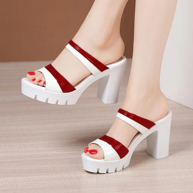 Làm sao để đi giày cao gót 7 phân mà vẫn thoải mái cả ngày?