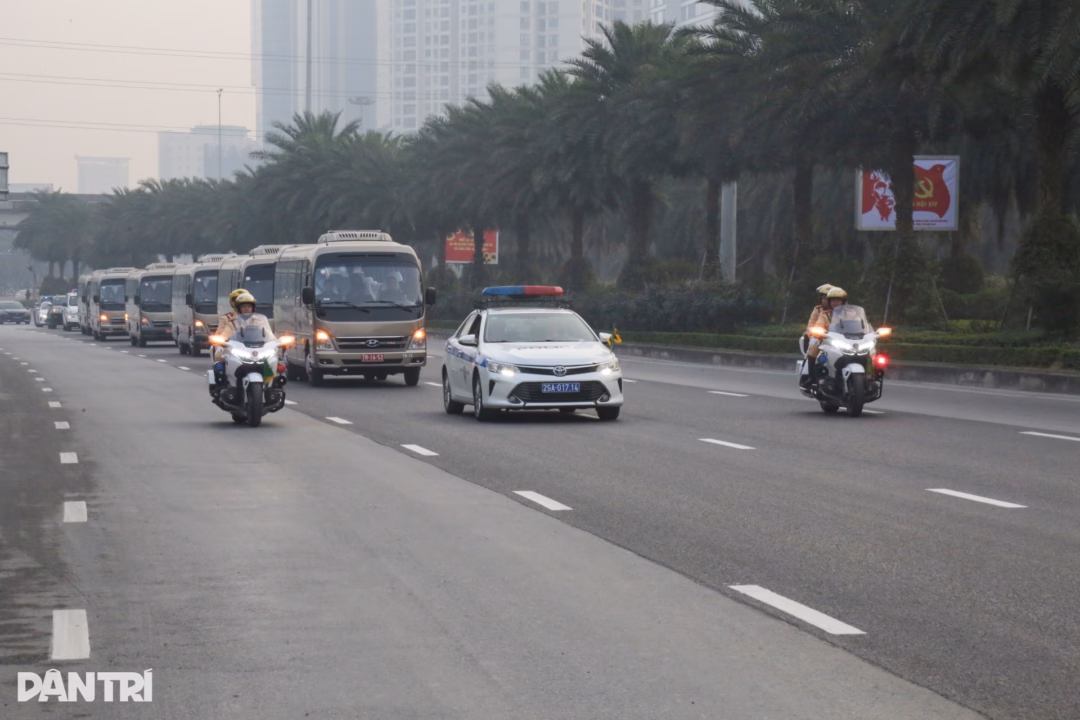 Hà Nội tạm cấm toàn bộ phương tiện trên 4 tuyến đường để hỗ trợ chương trình nghệ thuật Đại hội XIV Đảng