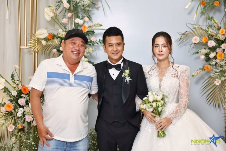 Diễn viên Phùng Ngọc tham dự đám cưới của Hùng Thuận.