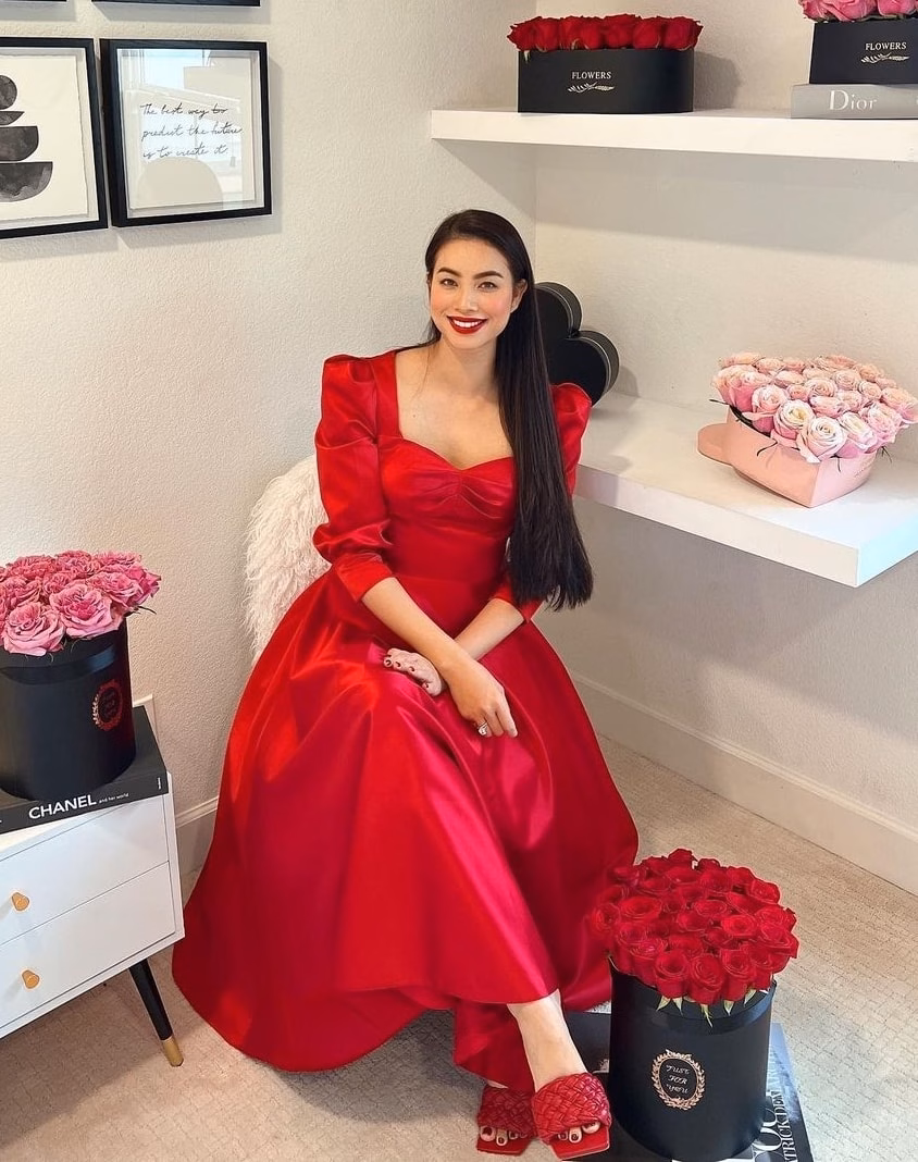 Cô chia sẻ chưa từng hối hận khi quyết định rời showbiz, lập gia đình và sinh liền hai con