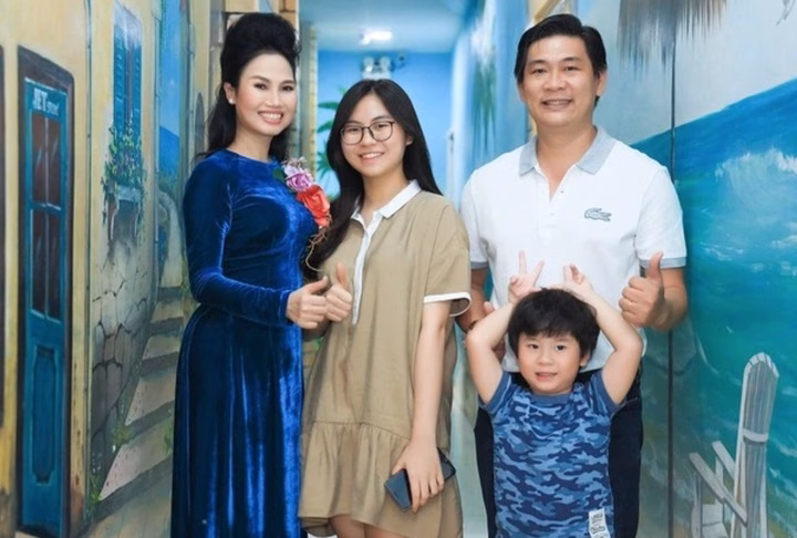 Nữ ca sĩ Thùy Trang, giọng hát ngọt ngào sau biến chứng sức khỏe và hành trình tìm lại bản thân Tổ ấm hạnh phúc của nữ ca sĩ.