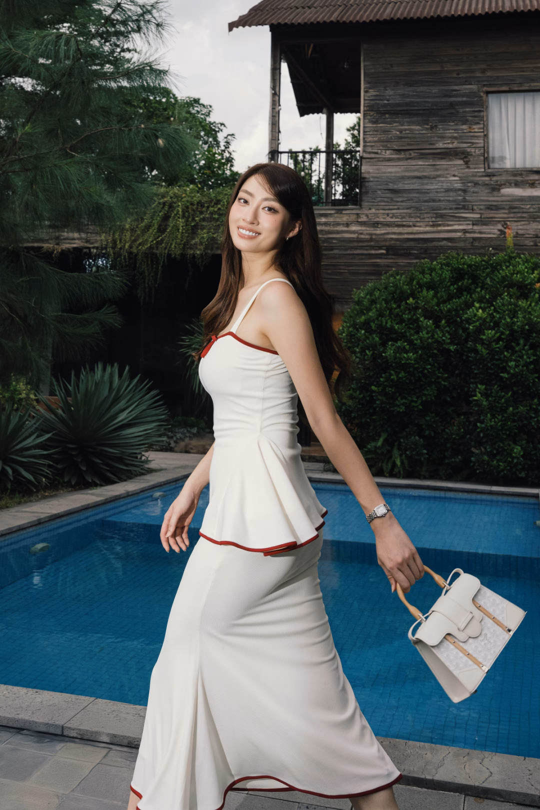 Hoa hậu Lương Thùy Linh tự tay xây dựng thương hiệu thời trang riêng